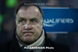 Дик Адвокат призывает не критиковать сборную России перед матчем с Арменией