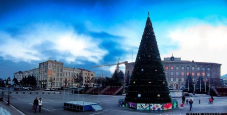 Новогодняя елка в Степанакерте