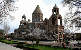 Армянская Церковь отмечает праздник Святого Полководца Саркиса