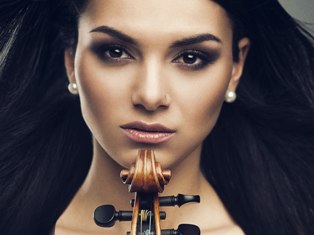 «Музыкальная Армения»: Скрипачка и сопрано выступят в «Карнеги-Холле»