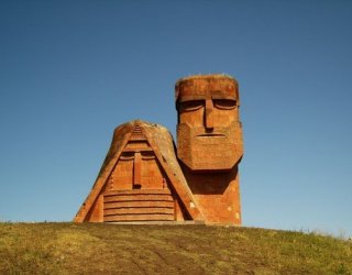 Автору знаменитого памятника «Мы - наши горы» исполняется 90 лет: в Ереване открылась его персональная выставка