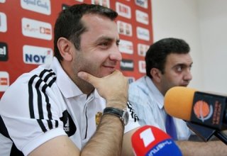 Футболисты сборной Армении просят Вардана Минасяна не покидать сборную