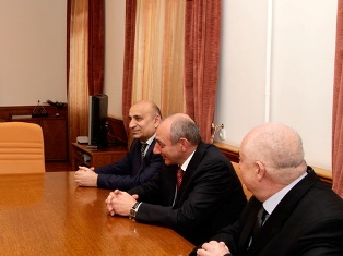 Президент Нагорного Карабаха принял вдову Микаэла Таривердиева