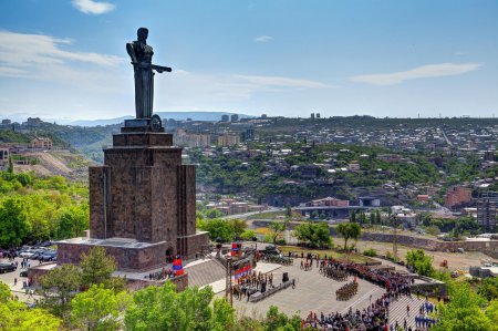 Монумент «Мать Армения»
