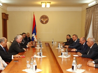 Президент НКР принял американских предпринимателей армянского происхождения