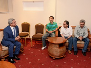 Серж Саргсян встретился с членами шахматной сборной