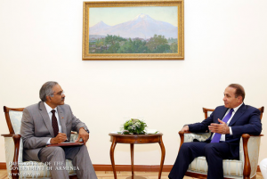 Премьер-министр Армении принял посла Индии