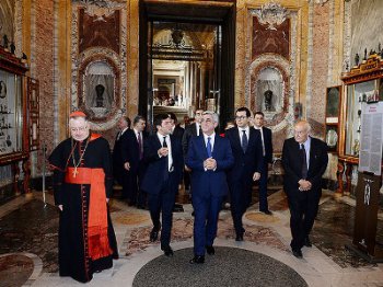 Серж Саргсян открыл экспозицию хачкара в Ватикане