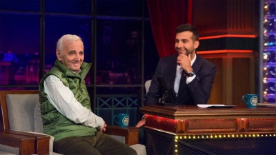 Шарль Азнавур в гостях программы «Вечерний Ургант» на первом канале российского телевидения
