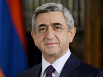 Президент Армении поздравил народного артиста Левона Малхасяна с 70-летием