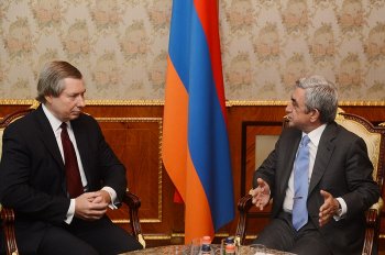 Президент Саргсян и Джеймс Уорлик обсудили вопрос мирного урегулирования  карабахского конфликта