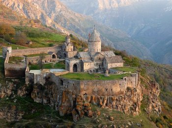 Татевский монастырь в списке самых удивительных туристических направлений Европы