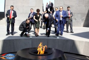 Министры Грузии  почтил память жертв Геноцида армян в  Цицернакаберде