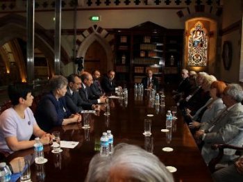 Президент НКР в Великобритании встретился с представителями армянской общины