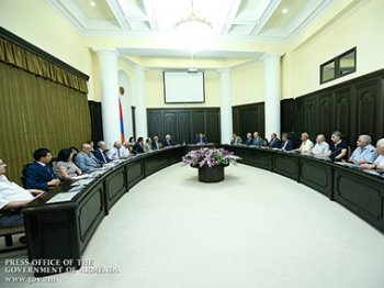 В правительстве Армении обсуждены вопросы развития сферы сельского хозяйства
