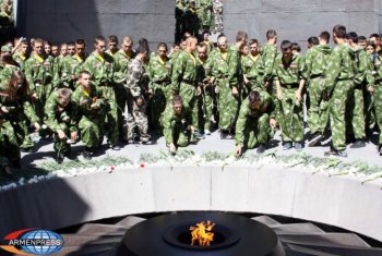 Участники военно-спортивного слета «Союз 2015: наследники победы» почтили память  жертв Геноцида армян