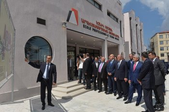 Президенты НКР и Армении приняли участие в церемонии открытия в Степанакерте центра «Тумо»
