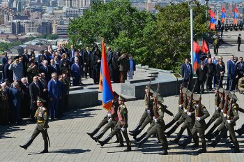Великий день великих людей: в Армении отметили Праздник Победы