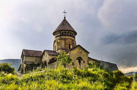 Монастырь Хневанк, Армения